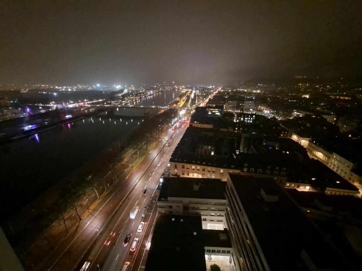 Sous Les Etoiles - Dans Le Plus Haut Gratte-Ciel Avec Garage Prive Rouen Eksteriør bilde